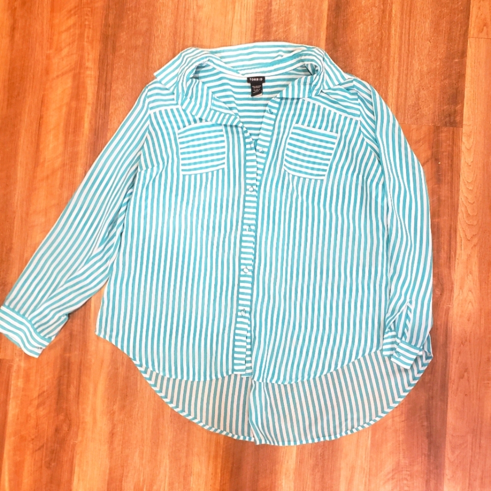 Torrid button down blouse - Picture 1 of 2